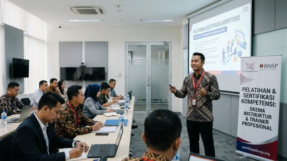 Panduan Lengkap Menjadi Instruktur Trainer Profesional